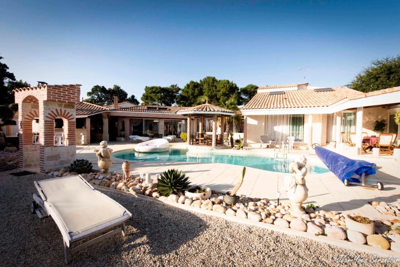 Bed & Breakfast Des Mathes, D'hotes, *