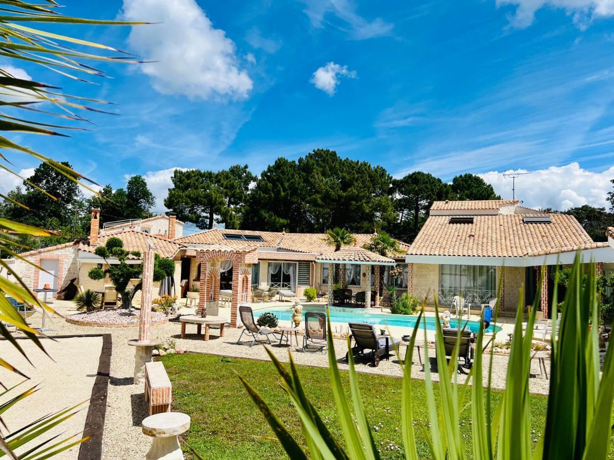 Bed & Breakfast Des Mathes, D'hotes, *